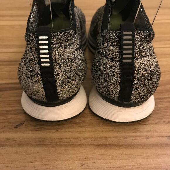 Nike Flyknit Racer Oreo Mens 6.5 Women's 8 Black Athletic Running Shoes Sneakers - Picture 4 of 7